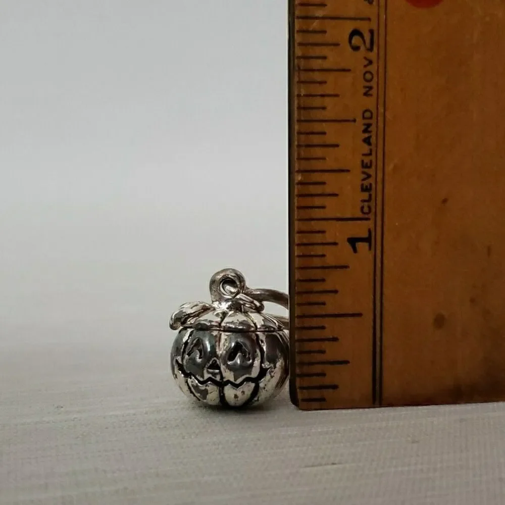 Jack O Lantern Charm 7.5